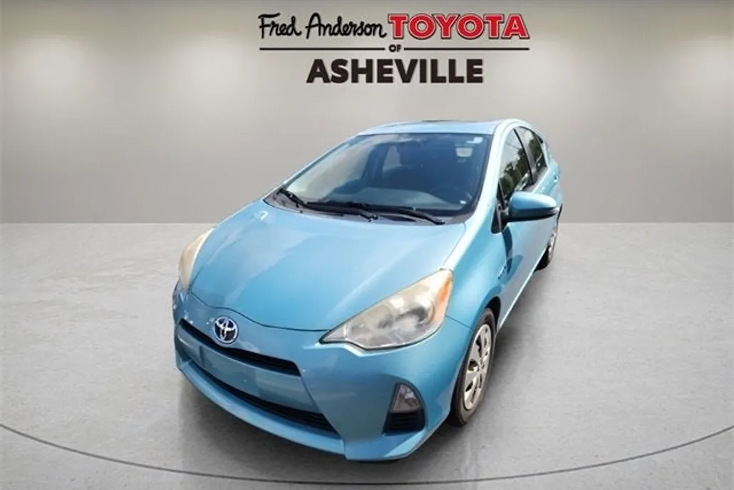 2013 Toyota Prius C Two photo 1