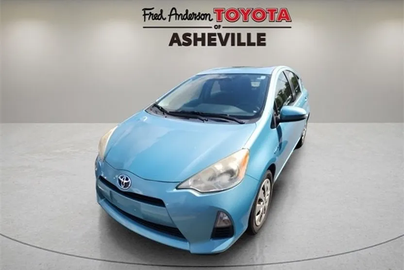 2013 Toyota Prius C Two photo 1