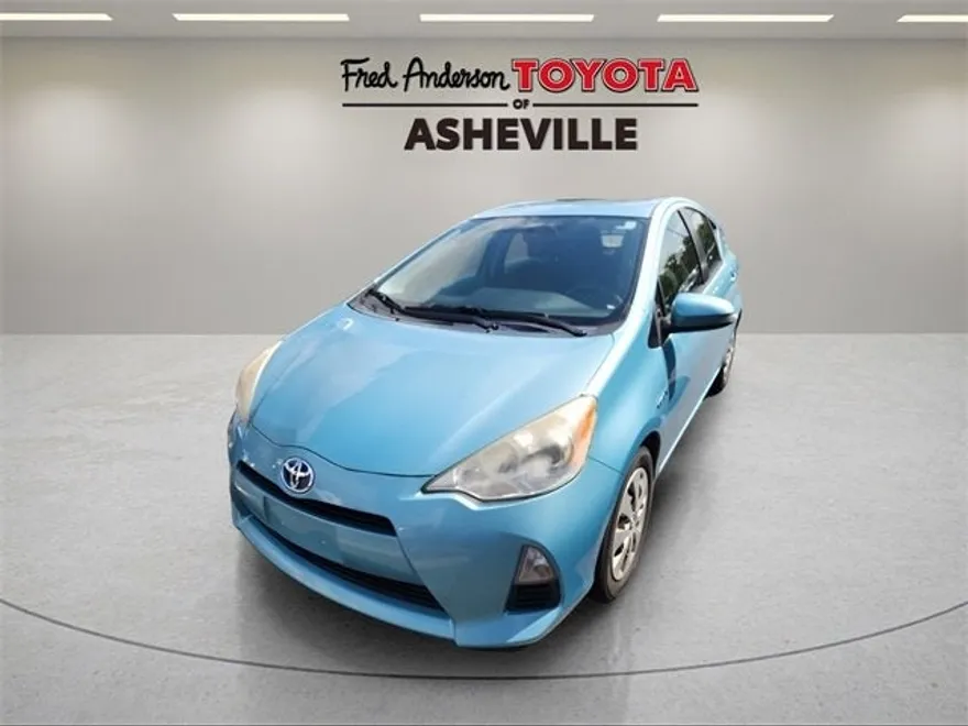 2013 Toyota Prius C Two photo 1