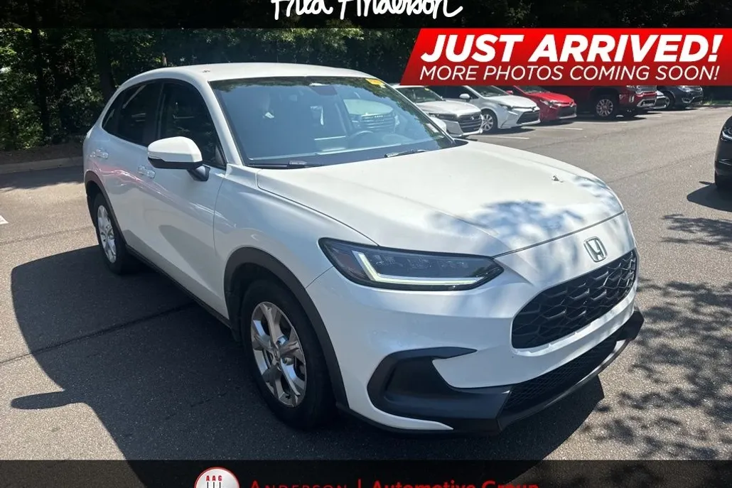 2023 Honda HR-V LX photo 1