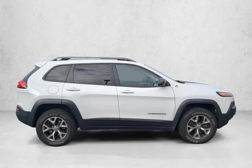 2014 Jeep Cherokee Trailhawk Sport photo 1