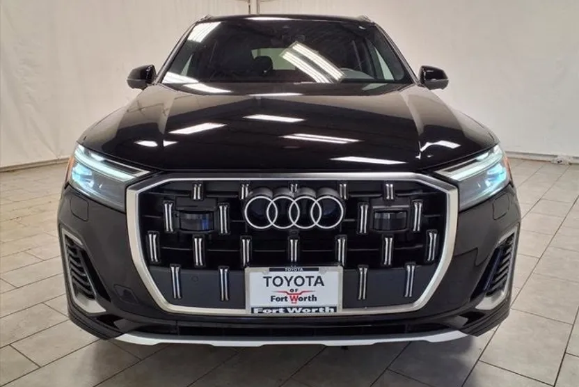 2025 Audi Q7 55 Premium Plus photo 1