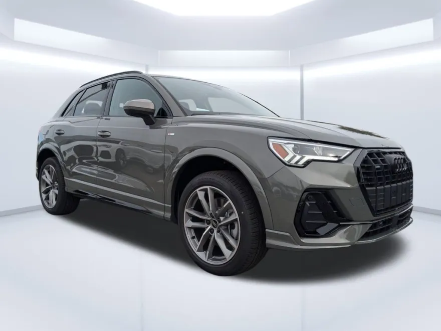 2025 Audi Q3 S line Premium photo 1