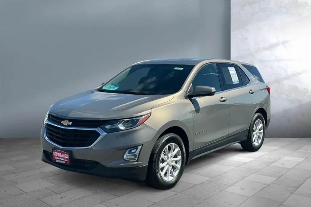 2019 Chevrolet Equinox LT photo 1