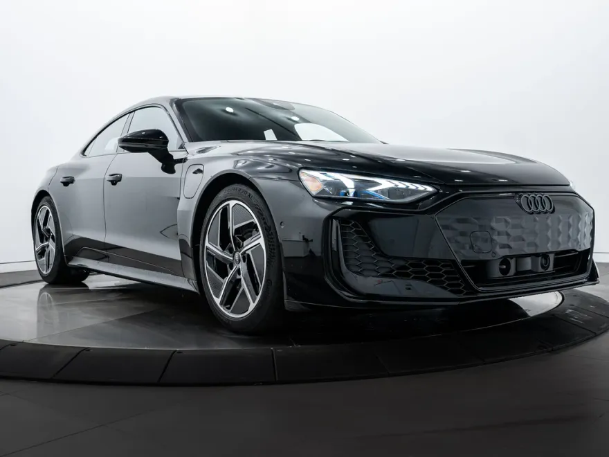 2025 Audi RS e-tron GT photo 1