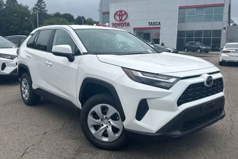 2025 Toyota RAV4 LE photo 1