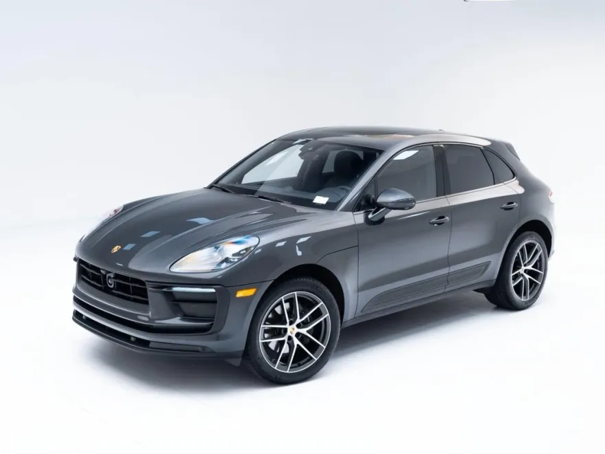 2025 Porsche Macan T photo 1