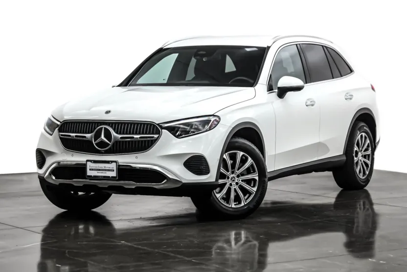 2025 Mercedes Benz GLC 300 photo 1