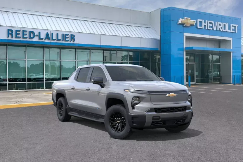 2026 Chevrolet Silverado photo 1