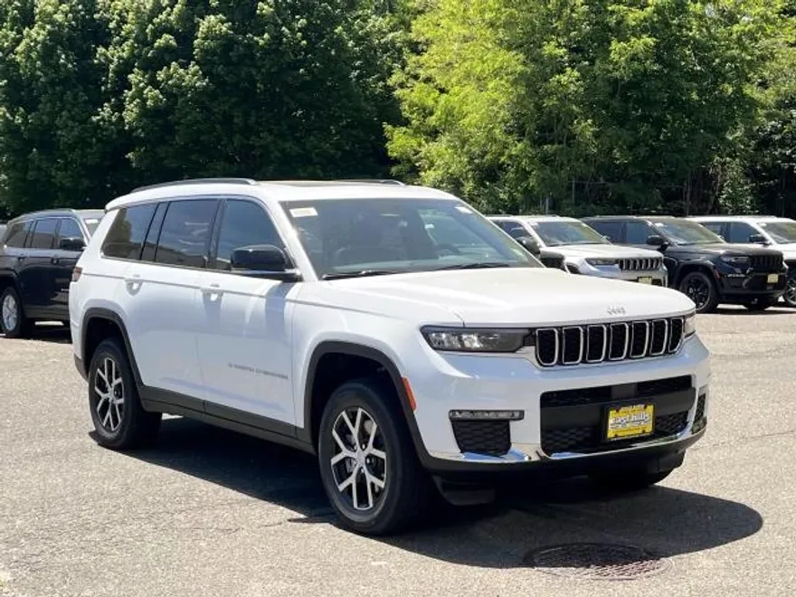 2025 Jeep Grand Cherokee L photo 1
