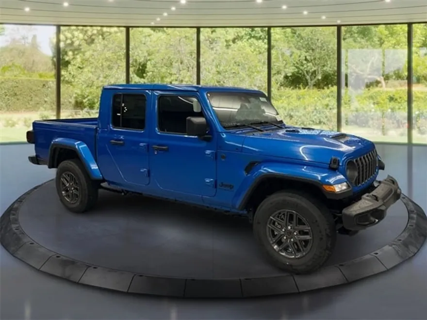 2025 Jeep Gladiator Sport S photo 1