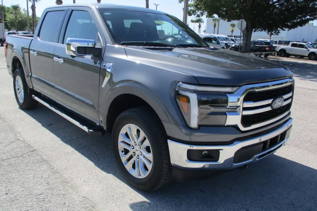 2025 Ford F-150 Lariat photo 1