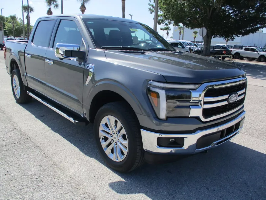 2025 Ford F-150 Lariat photo 1