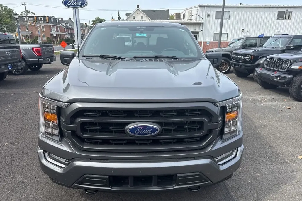 2023 Ford F-150 XLT photo 1