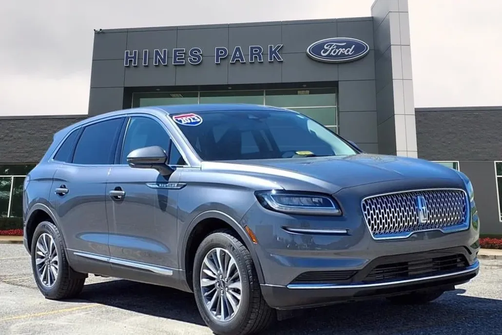 2023 Lincoln Nautilus Standard photo 1