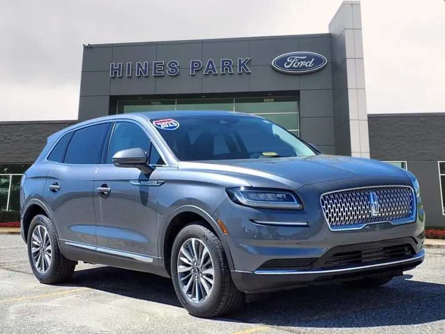 2023 Lincoln Nautilus Standard photo 1