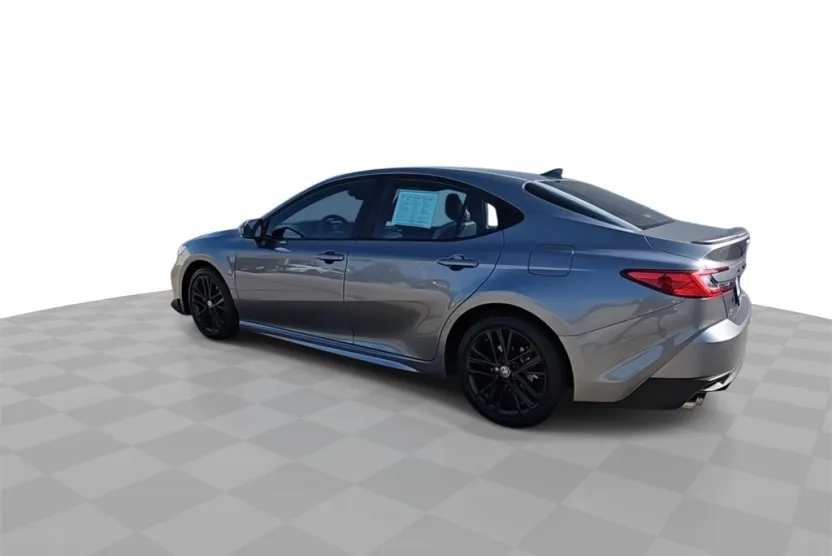 2025 Toyota Camry SE photo 1