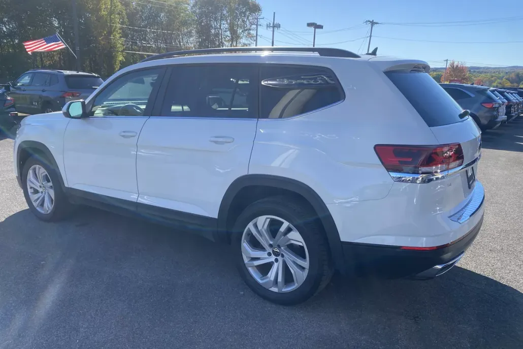 2022 Volkswagen Atlas SE Technology photo 1