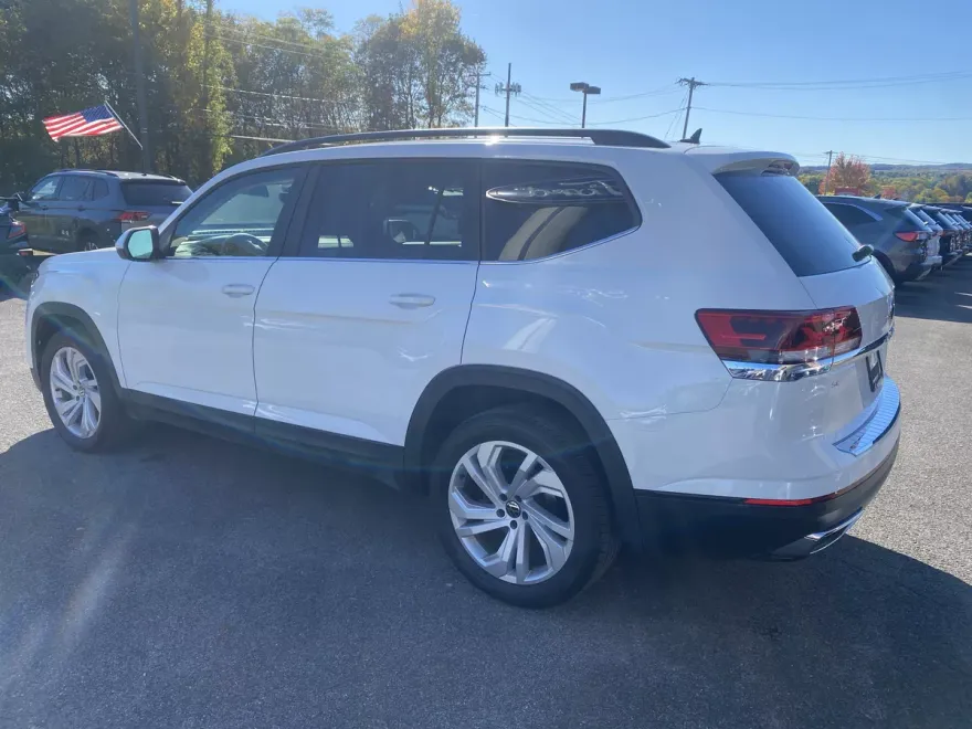 2022 Volkswagen Atlas SE Technology photo 1