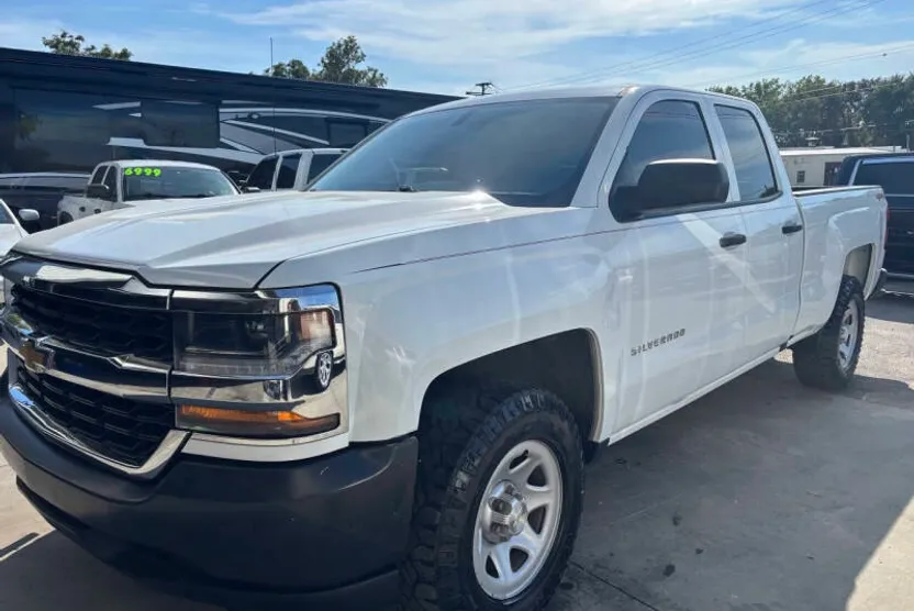 2017 Chevrolet Silverado Work Truck LS Base photo 1