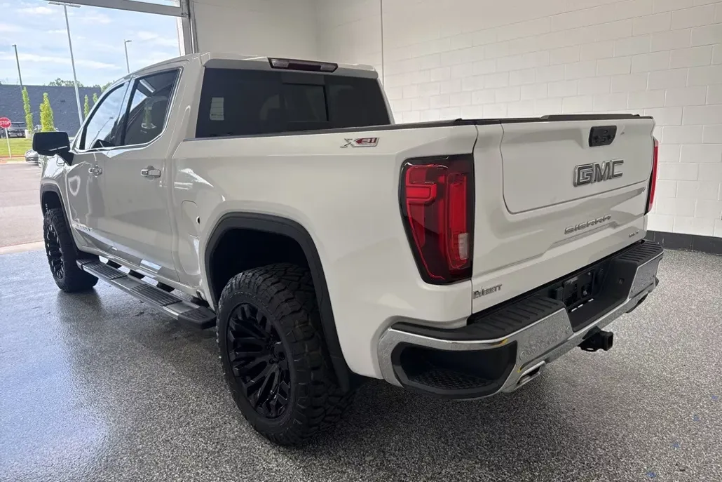 2024 Gmc Sierra 1500 SLT photo 1