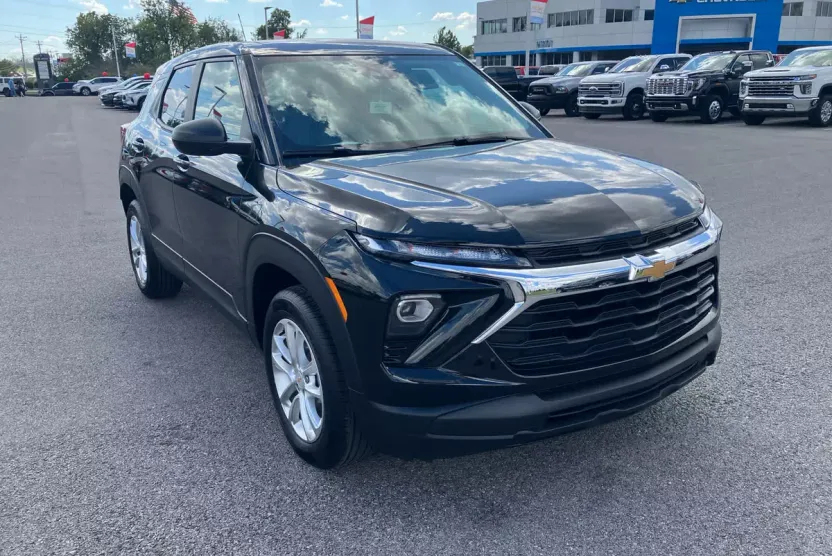 2024 Chevrolet Trailblazer LS photo 1