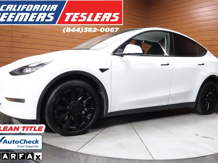 2023 Tesla Model Y Long Range photo 1