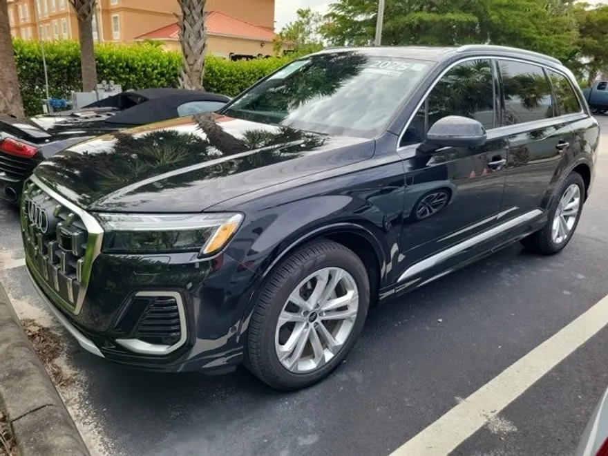 2025 Audi Q7 55 Prestige photo 1