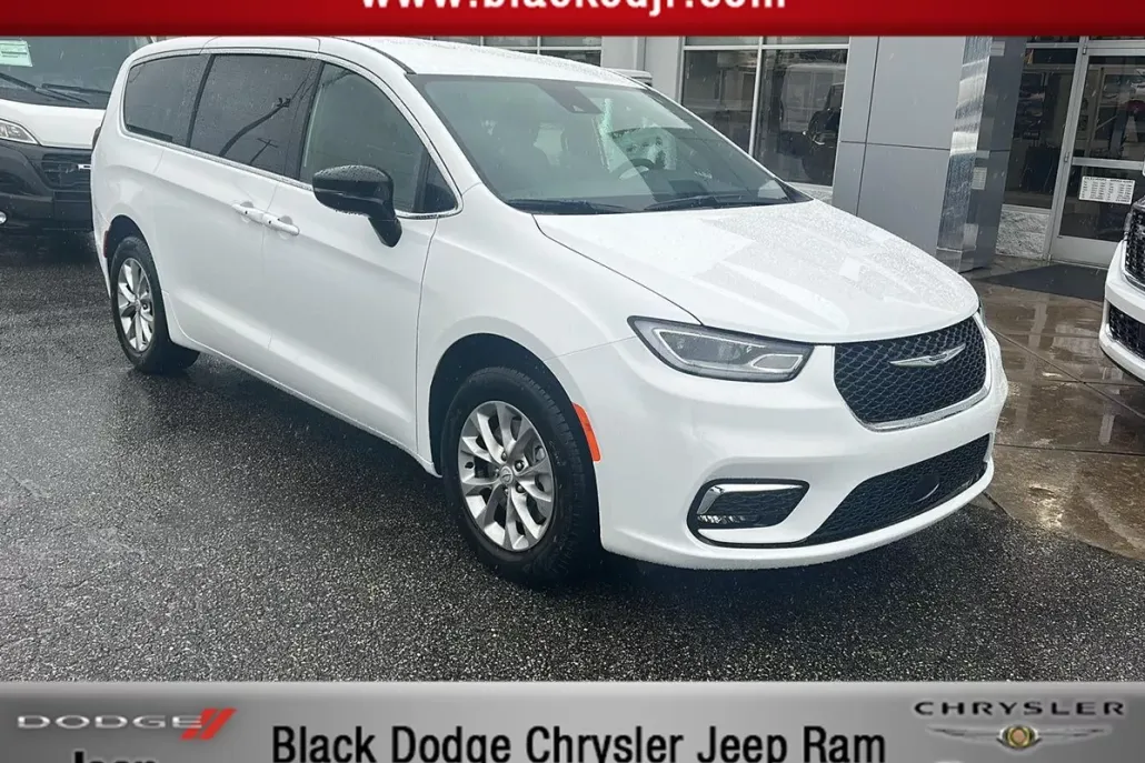 2026 Chrysler Pacifica photo 1