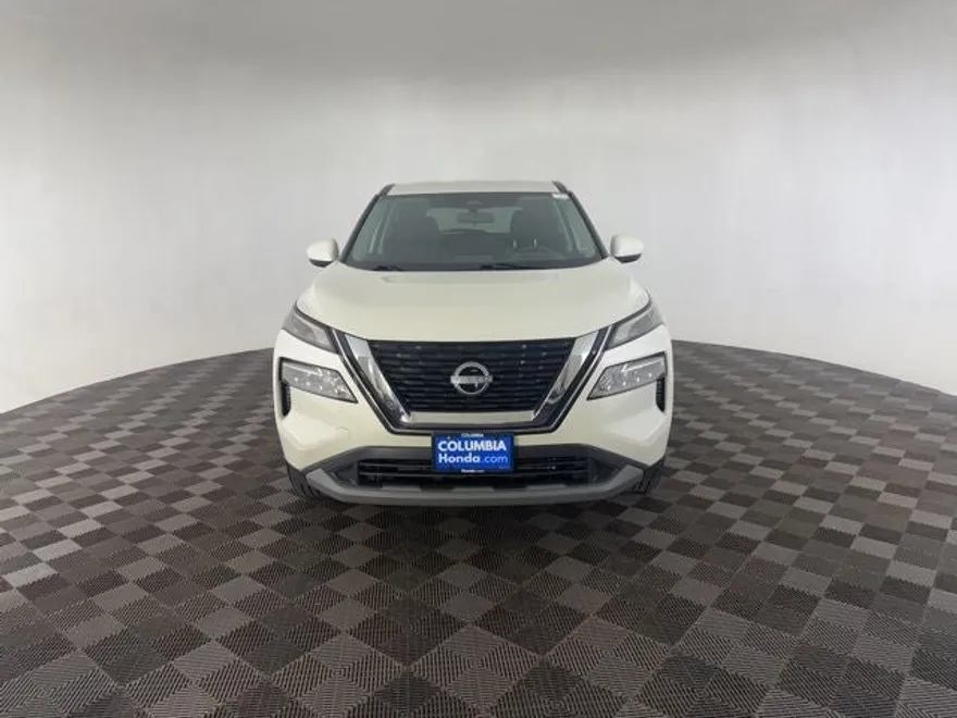 2023 Nissan Rogue SV photo 1