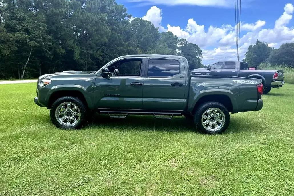 2021 Toyota Tacoma 4x4 Double Cab photo 1