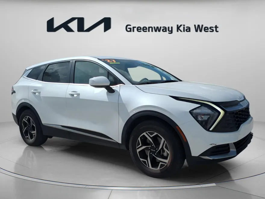 2023 Kia Sportage LX photo 1