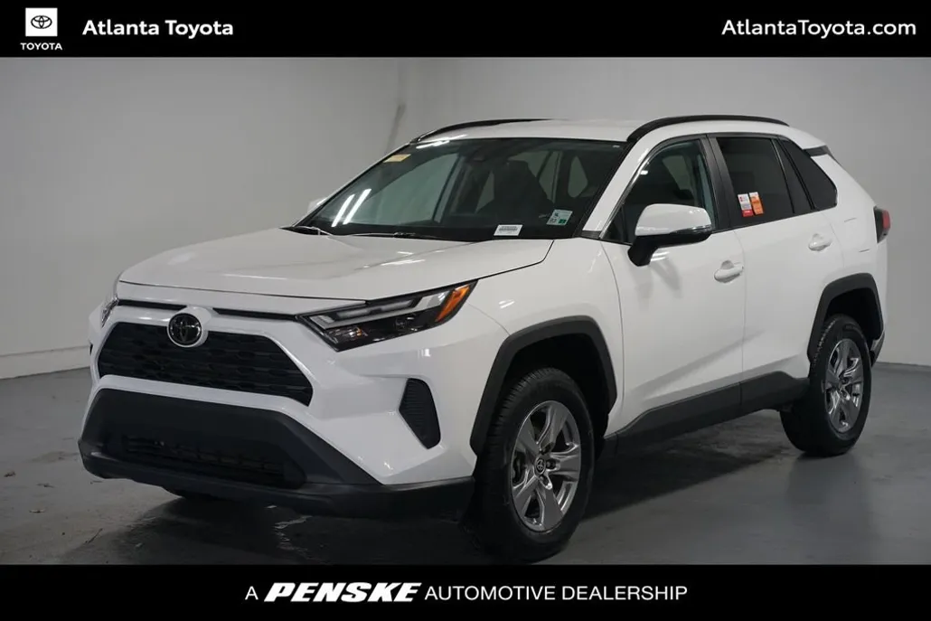 2024 Toyota RAV4 XLE photo 1