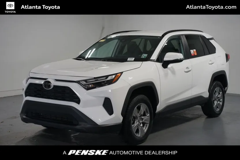 2024 Toyota RAV4 XLE photo 1