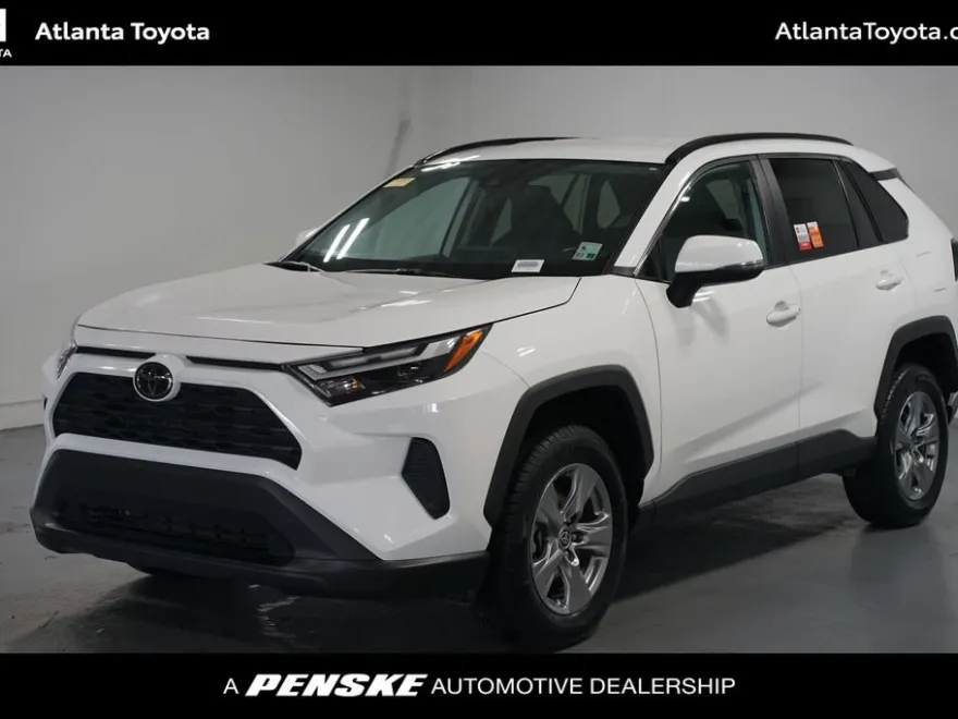 2024 Toyota RAV4 XLE photo 1