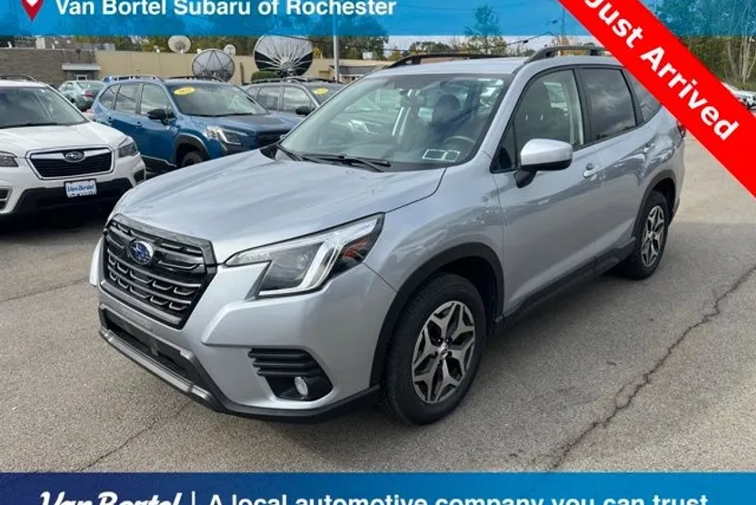 2023 Subaru Forester Premium photo 1