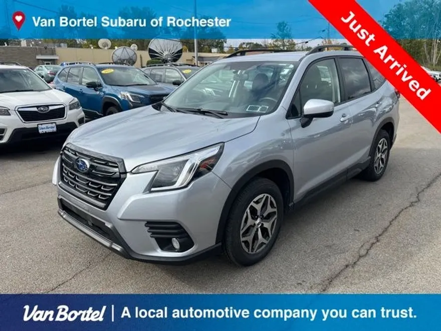 2023 Subaru Forester Premium photo 1