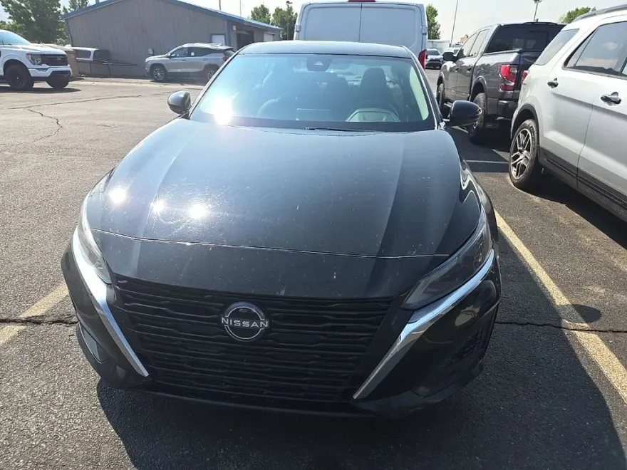 2023 Nissan Altima 2.5 SV photo 1