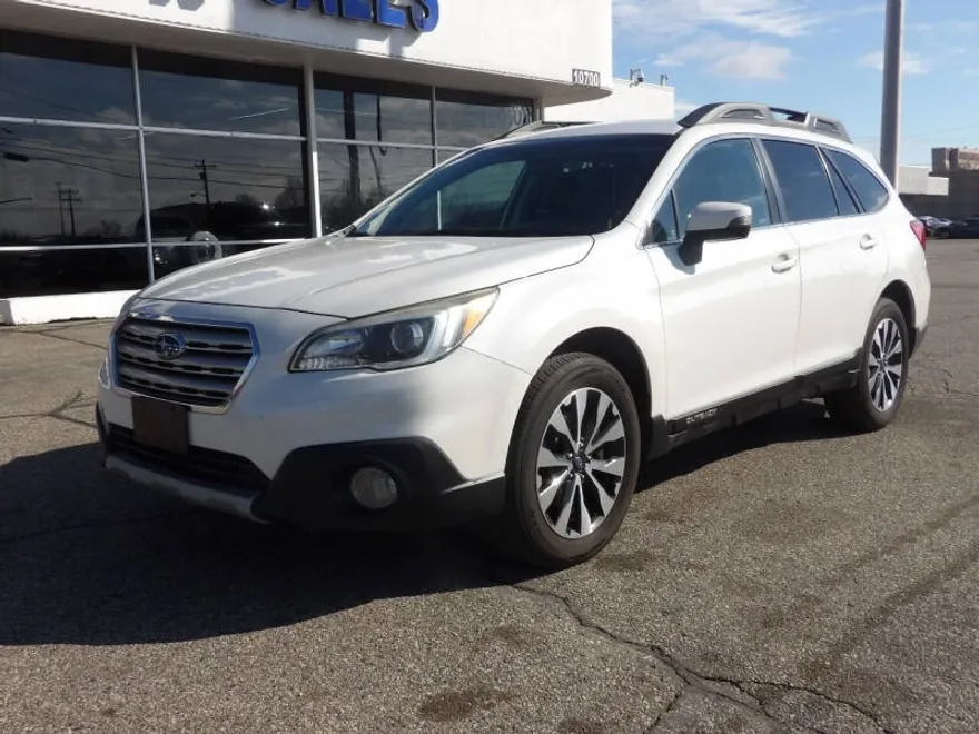 2016 Subaru Outback Limited photo 1