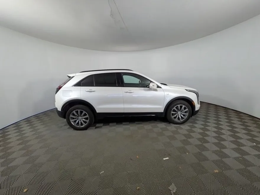 2023 Cadillac XT4 Sport photo 1
