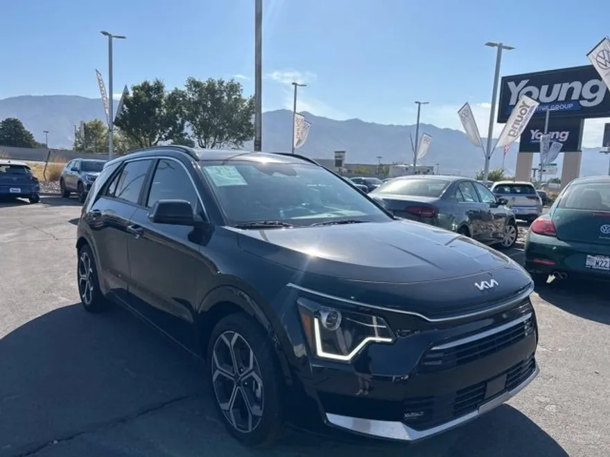 2024 Kia Niro EX Touring photo 1