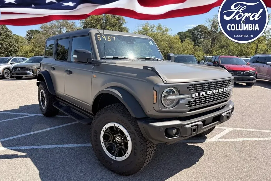 2025 Ford Bronco Badlands photo 1