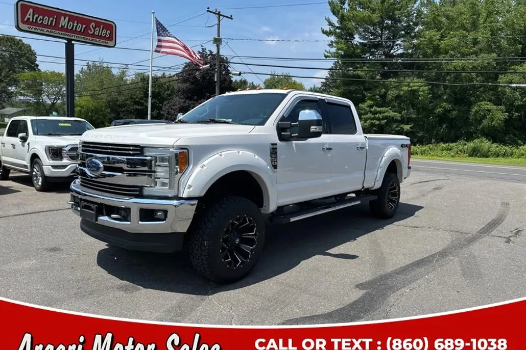 2017 Ford F-250 Lariat photo 1