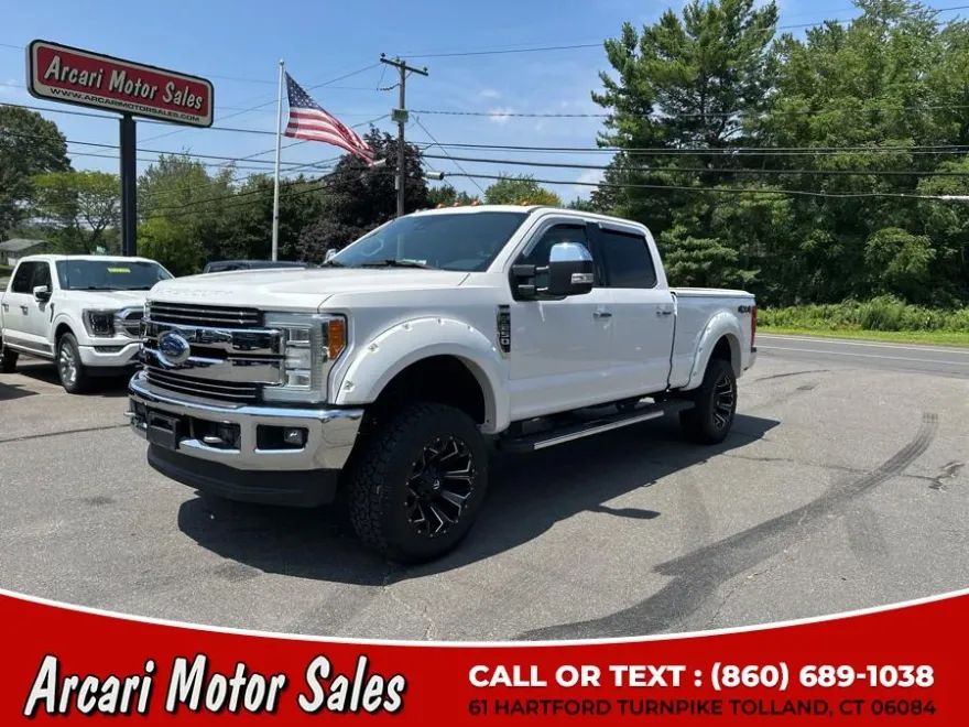 2017 Ford F-250 Lariat photo 1