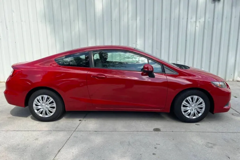 2013 Honda Civic LX photo 1