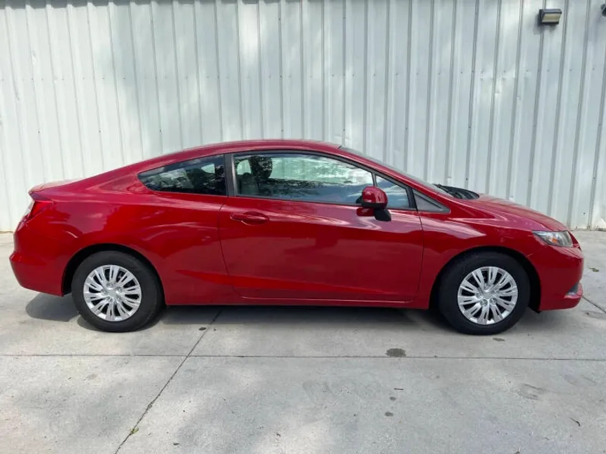 2013 Honda Civic LX photo 1