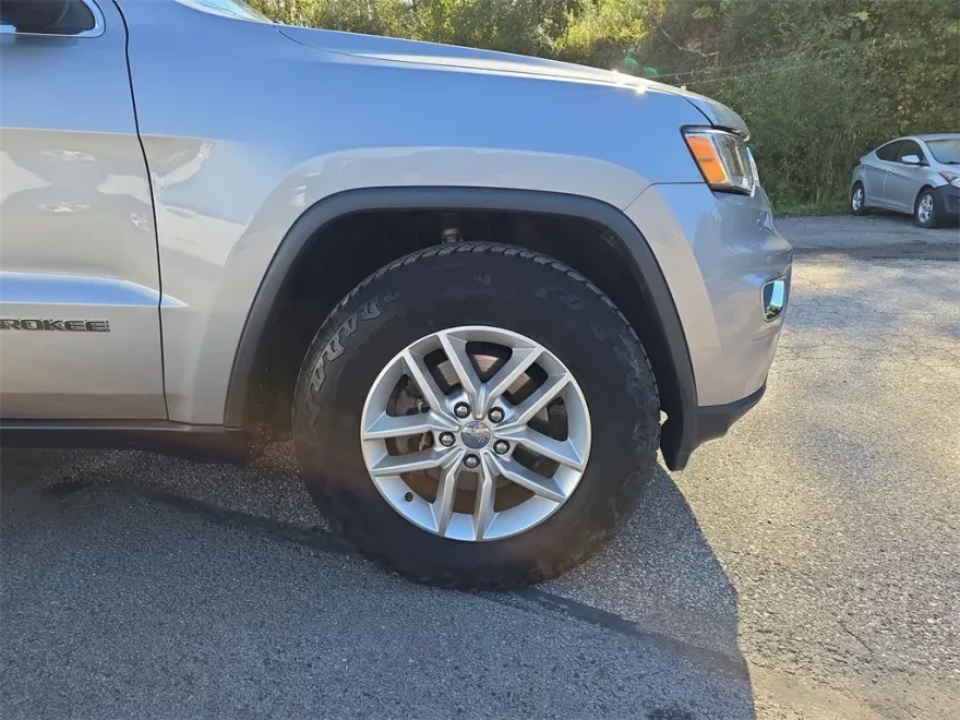 2017 Jeep Grand Cherokee Laredo photo 1
