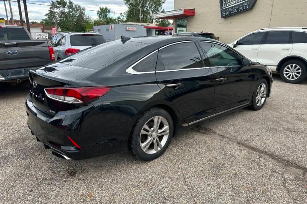 2018 Hyundai Sonata Sport photo 1