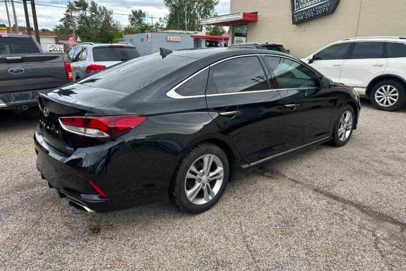 2018 Hyundai Sonata Sport photo 1