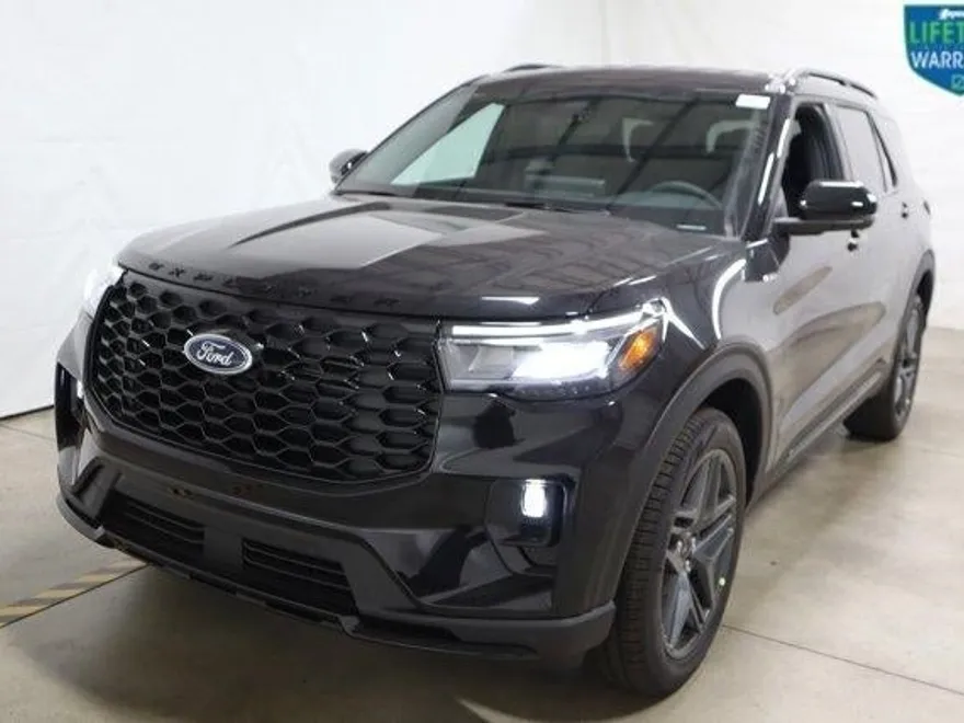 2025 Ford Explorer ST-Line photo 1